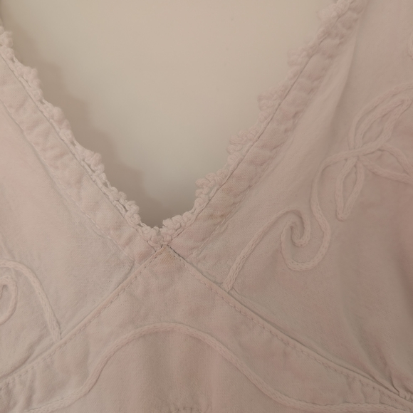 Elegant Whimsical White Embroidered Dress Size Large - Picture 7 of 10